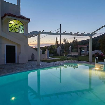 Villa Konstadina With Swimming Pool Kalivia Thorikou Ngoại thất bức ảnh